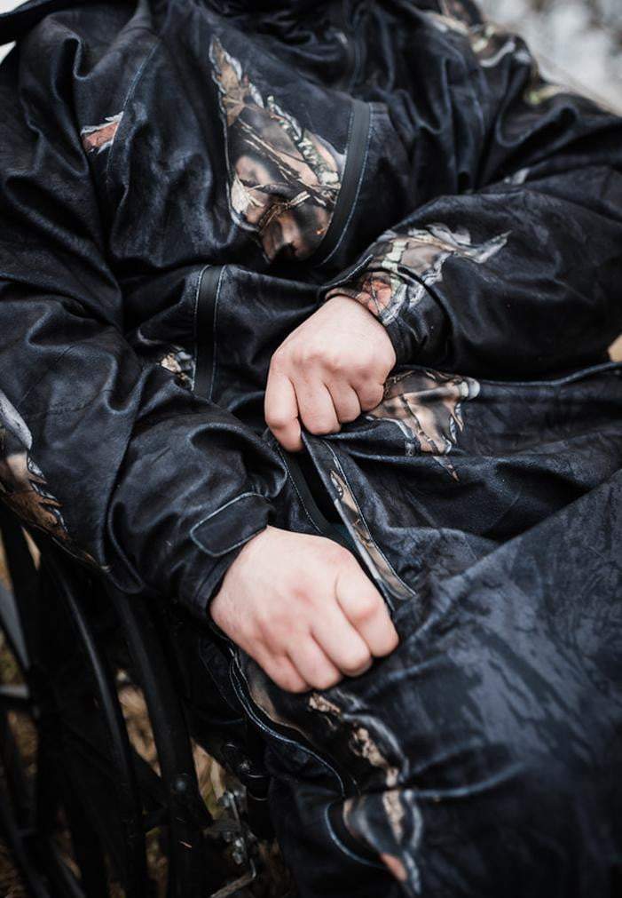 IWOM Adaptive Hunting Jacket passthrough zippers | Mossy Oak Eclipse