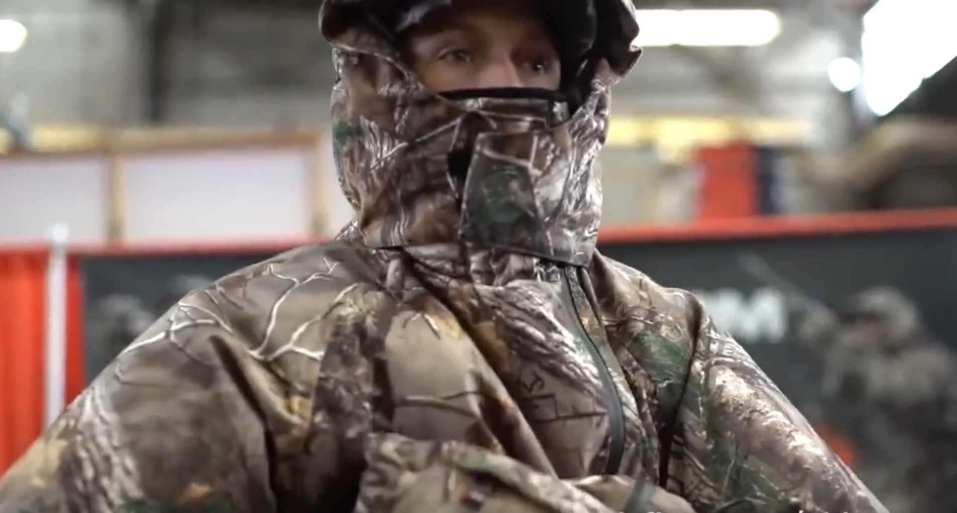 Load video: IWOM Heatloc Pro Extreme Insulated Hunting Suit Overview Great for cold weather Archery and Rifle Deer Season